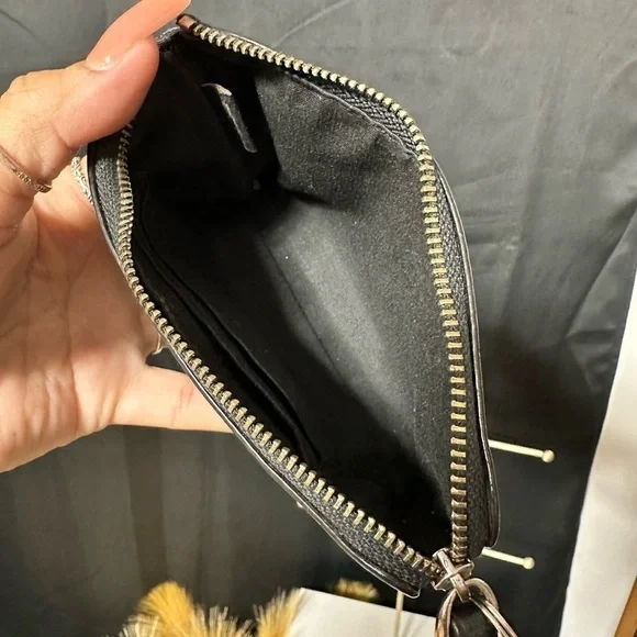 Coach Wristlet color Black - Picture 4 of 4